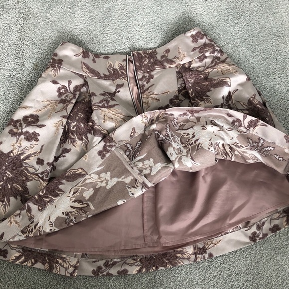 RW& CO Beautiful flare skirt with boxed pleats 10 - Picture 3 of 8